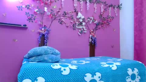 Snapshot of skinnybarbie022 chatting on 18, 5, 2026 barbi online show from 18, 5, 2026