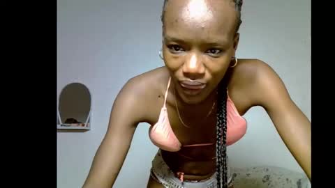 Snapshot of skinnybeauty1 chatting on 11, 1, 2026 Linda independent model online show from 11, 1, 2026