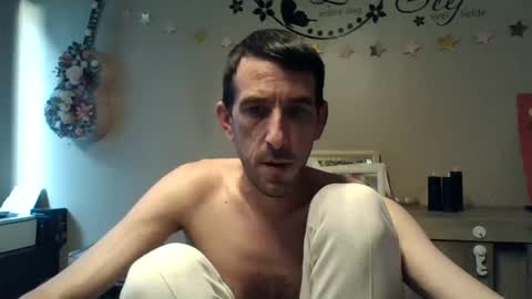 Snapshot of skinnybigcock2 chatting on 3, 8, 2026 SkinnyBigCock2 online show from 3, 8, 2026