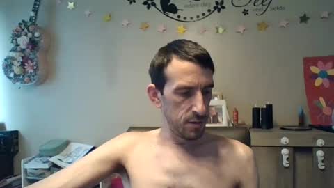 Snapshot of skinnybigcock2 chatting on 4, 8, 2026 SkinnyBigCock2 online show from 4, 8, 2026