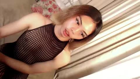 skinnytrans69 online show from 22, 4, 2026