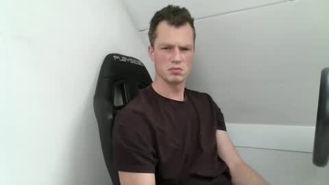 Snapshot of skippyhihi chatting on 6, 10, 2025 skippyhihi online show from 6, 10, 2025