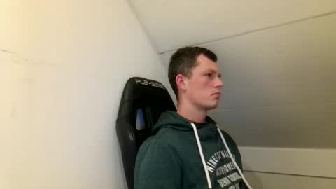 Snapshot of skippyhihi chatting on 8, 10, 2025 skippyhihi online show from 8, 10, 2025