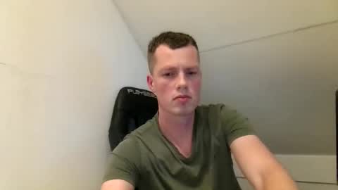 Snapshot of skippyhihi chatting on 14, 10, 2025 skippyhihi online show from 14, 10, 2025