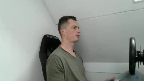 Snapshot of skippyhihi chatting on 15, 10, 2025 skippyhihi online show from 15, 10, 2025