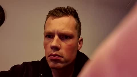 Snapshot of skippyhihi chatting on 24, 10, 2025 skippyhihi online show from 24, 10, 2025