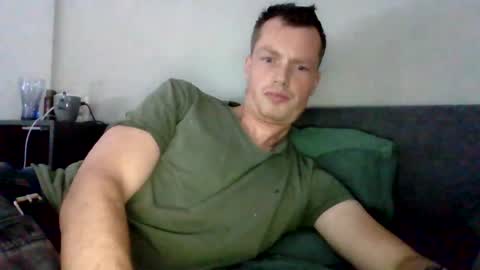 Snapshot of skippyhihi chatting on 27, 10, 2025 skippyhihi online show from 27, 10, 2025