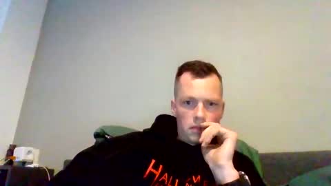 Snapshot of skippyhihi chatting on 1, 11, 2025 skippyhihi online show from 1, 11, 2025