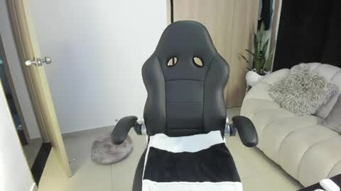 Snapshot of skoll_xxx chatting on 23, 3, 2026 Eskoll online show from 23, 3, 2026