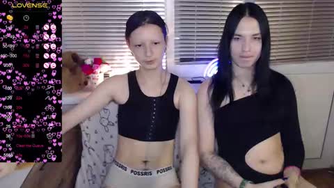 Iska Im genderfluid theyheshenot use ht have reasons and Mia my t-gf sheher online show from 6, 10, 2025