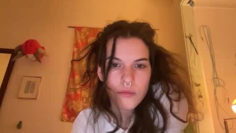 Snapshot of sky_lounge chatting on 8, 4, 2026 sky lounge online show from 8, 4, 2026