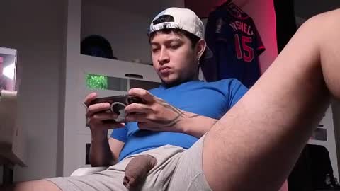 Snapshot of sky_wild chatting on 4, 8, 2026 sky_wild online show from 4, 8, 2026