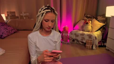    online show from 3, 1, 2025