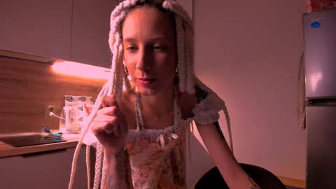    online show from 8, 2, 2025