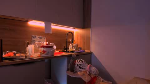    online show from 14, 2, 2025