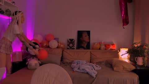    online show from 26, 2, 2025