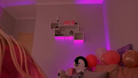    online show from 27, 2, 2025