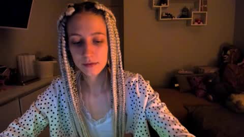    online show from 9, 10, 2025