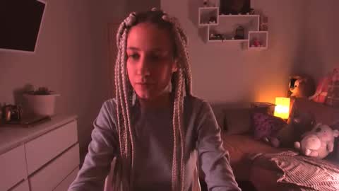    online show from 17, 10, 2025