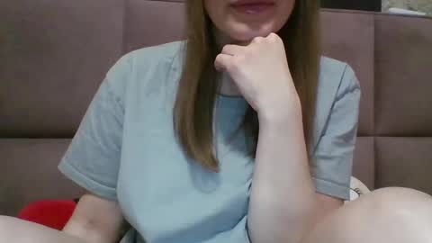 Snapshot of sladkiegubki chatting on 7, 2, 2025 Sladkiegubki online show from 7, 2, 2025