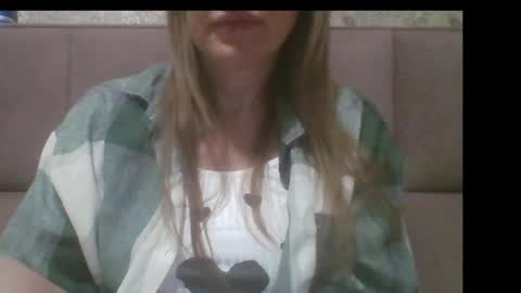 Snapshot of sladkiegubki chatting on 27, 9, 2025 Sladkiegubki online show from 27, 9, 2025