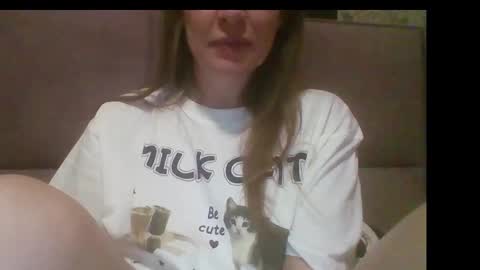 Snapshot of sladkiegubki chatting on 22, 10, 2025 Sladkiegubki online show from 22, 10, 2025