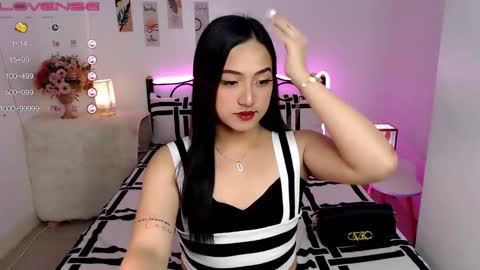 Queen Cyrine online show from 6, 1, 2025