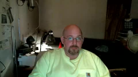Snapshot of slavejim518 chatting on 3, 3, 2026 slavejim online show from 3, 3, 2026