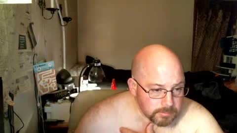 Snapshot of slavejim518 chatting on 9, 4, 2026 slavejim online show from 9, 4, 2026
