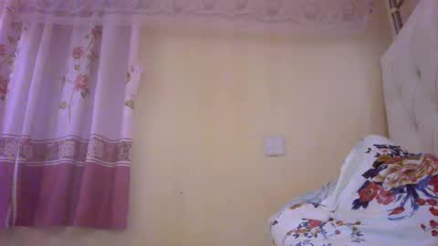 Snapshot of slayslay002 chatting on 7, 12, 2024 Rose online show from 7, 12, 2024