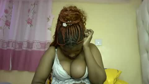 Snapshot of slayslay002 chatting on 11, 12, 2024 Rose online show from 11, 12, 2024