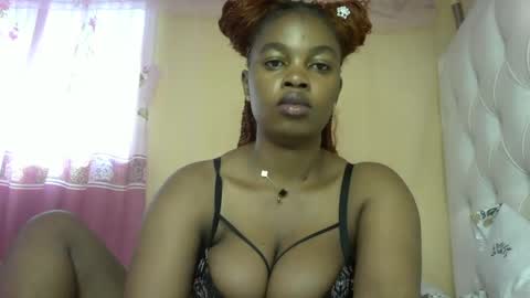 Snapshot of slayslay002 chatting on 2, 1, 2025 Rose online show from 2, 1, 2025