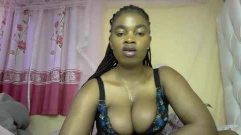 Snapshot of slayslay002 chatting on 23, 1, 2025 Rose online show from 23, 1, 2025