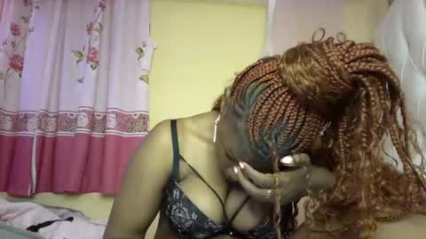 Snapshot of slayslay002 chatting on 2, 2, 2025 Rose online show from 2, 2, 2025