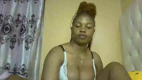 Snapshot of slayslay002 chatting on 13, 2, 2025 Rose online show from 13, 2, 2025