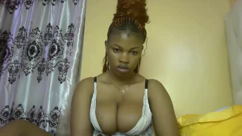 Snapshot of slayslay002 chatting on 14, 2, 2025 Rose online show from 14, 2, 2025