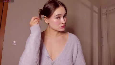 Snapshot of sleeeepy_af chatting on 3, 2, 2025 Alice online show from 3, 2, 2025