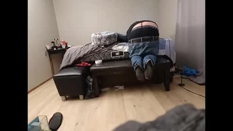 sleepwithyou online show from 26, 1, 2025