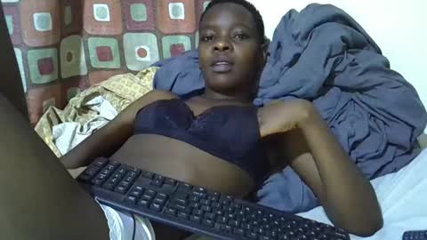 Snapshot of slender_queen chatting on 12, 2, 2026 slender_queen online show from 12, 2, 2026