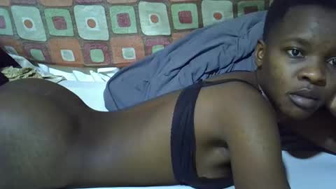 Snapshot of slender_queen chatting on 6, 3, 2026 slender_queen online show from 6, 3, 2026