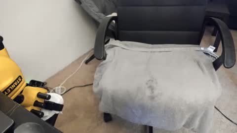 Snapshot of slimguerrilla chatting on 25, 2, 2025 Slimguerrilla online show from 25, 2, 2025