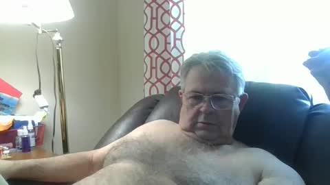 Snapshot of slippery_duck chatting on 6, 1, 2025 slippery_duck online show from 6, 1, 2025