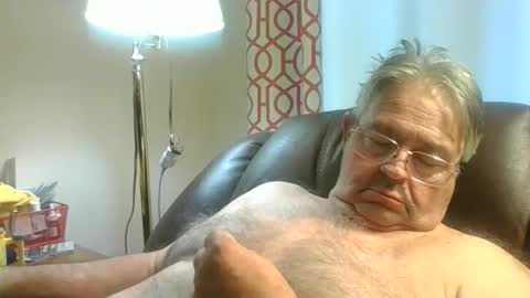 Snapshot of slippery_duck chatting on 9, 11, 2025 slippery_duck online show from 9, 11, 2025