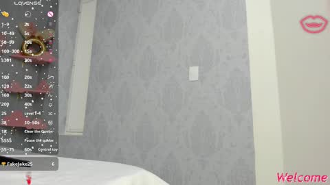 Paola  online show from 4, 3, 2025