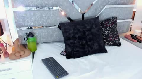 slut_milf_ online show from 1, 5, 2026