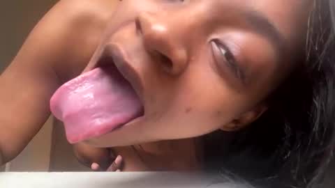 Snapshot of sluttyduchess1 chatting on 15, 3, 2026 sluttyduchess1 online show from 15, 3, 2026