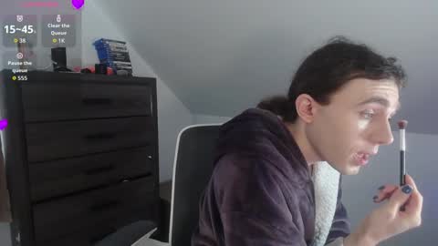 Natsu online show from 4, 3, 2026