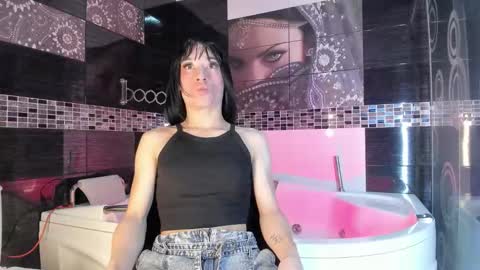 Small Hot19 online show from 5, 10, 2025