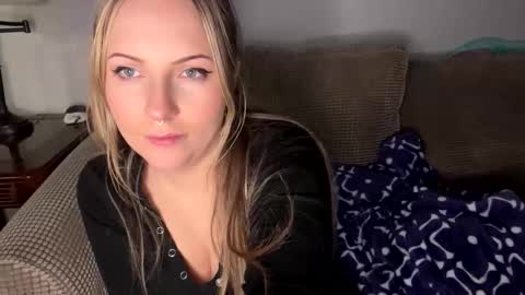 smallclitbitch333 online show from 14, 3, 2026