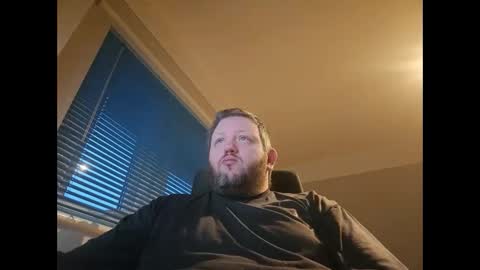 smallone19832 online show from 11, 2, 2025